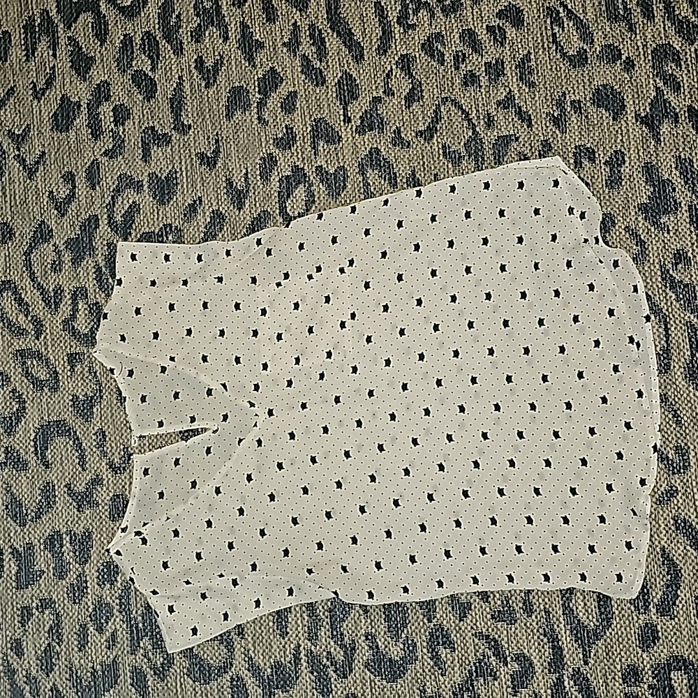 "Cat"ch this comfy cat printed top before it's gone!